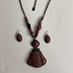 Gorgeous Rust/Cranberry Necklace and earring set